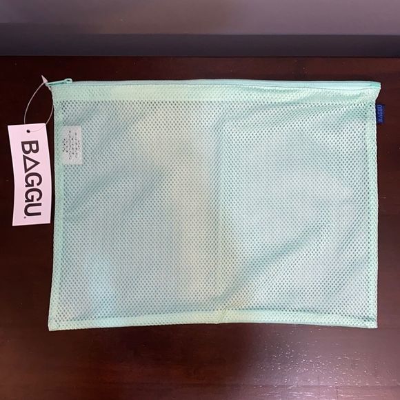 BAGGU Handbags - BAGGU MINT Flat Mesh Zip Pouch